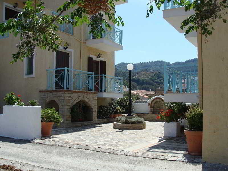 Hesperia Hotel Karlovassi Exterior photo